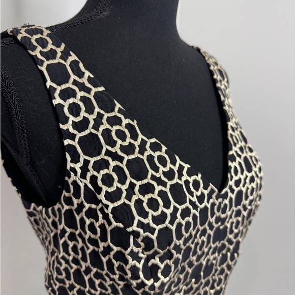 Lauren Ralph Lauren V-Neck Textured Formal Skater Dress (sz 10) - Picture 4 of 8